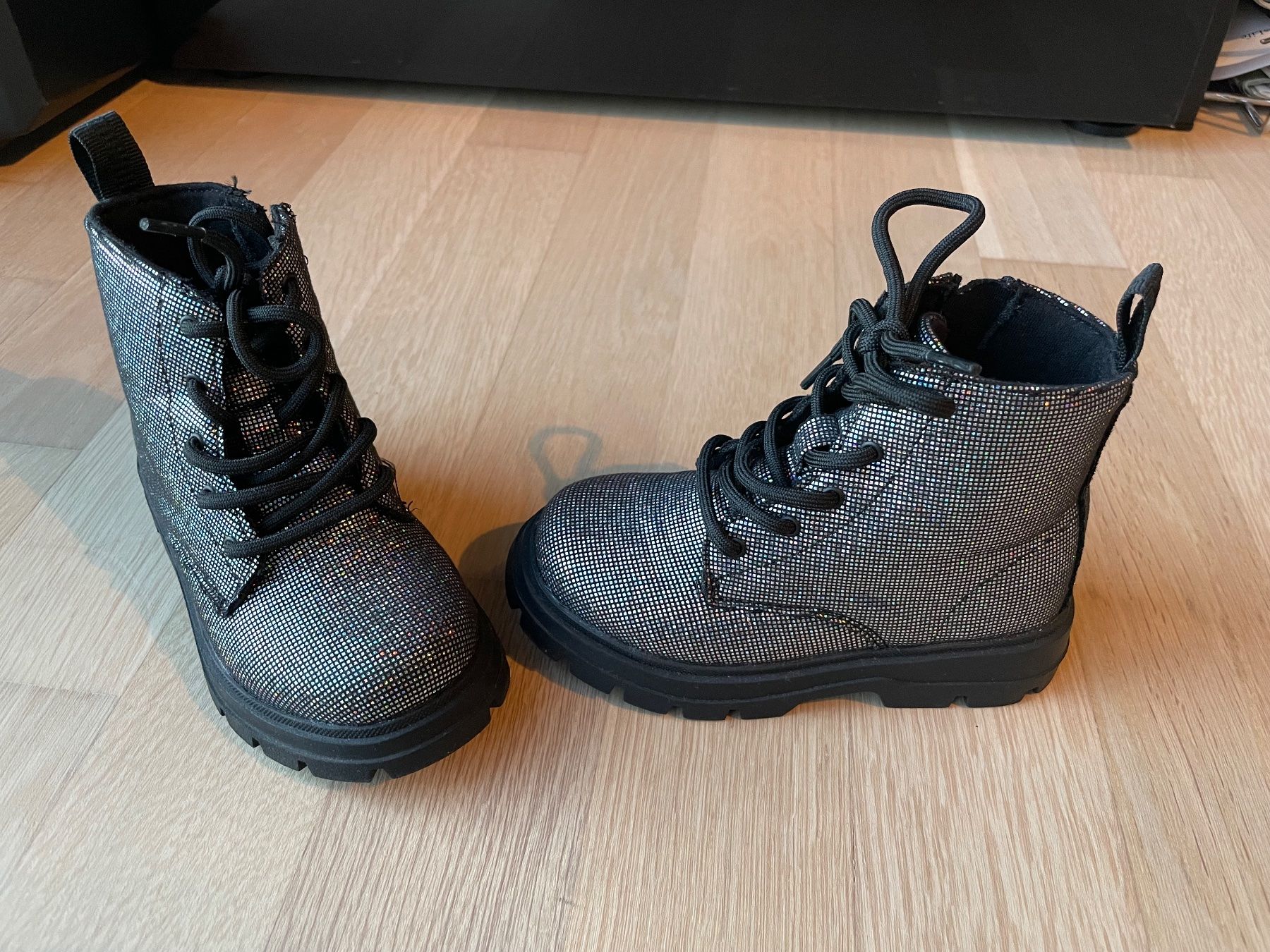 Zara Schuhe für Mädchen: Zara Stiefel Mädchen Grösse 23 – Gebraucht aus Zürich von catutska