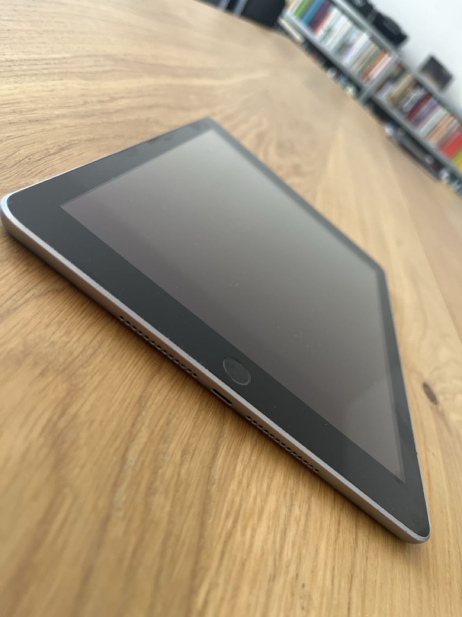 Apple Tablet PC: iPad (5th Gen.) 32GB – Usato da Wallisellen venduto da haunebu 3