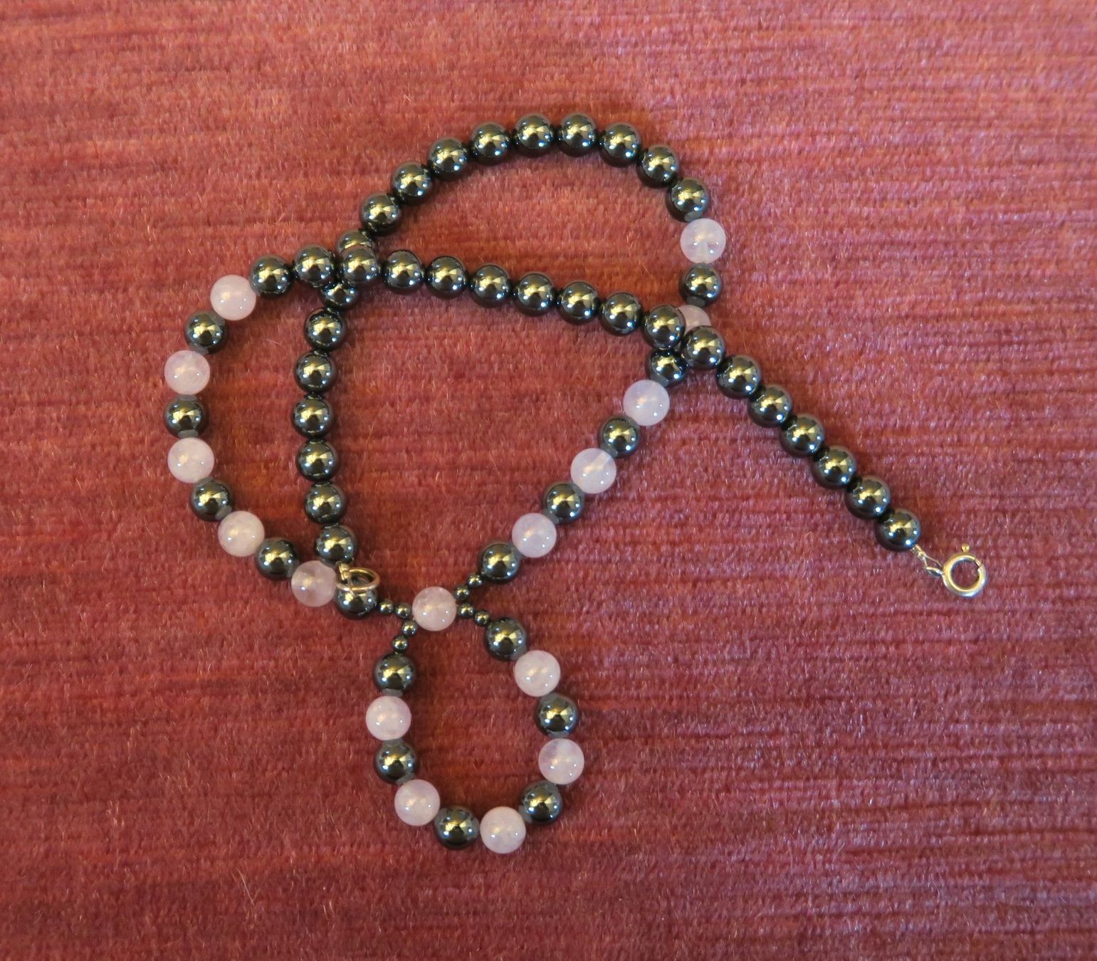 Catenine: Perlenkette Hämatit/Rosenquarz – Usato da Brittnau venduto da marlenestone