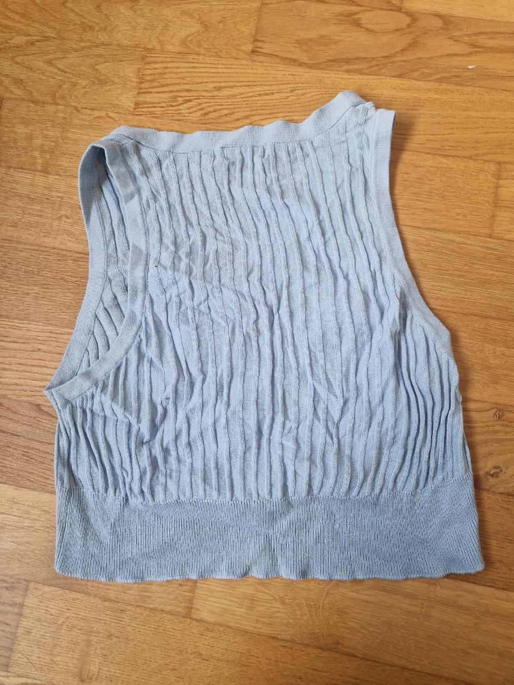 Top: Hellblaues Crop Top, Fashionnova, Gr. S – Usato da Fislisbach venduto da mgr_yy8b 1