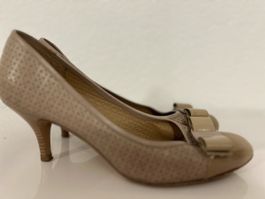 Originale Ferragamo Pumps beige Leder Gr. 39,5 Schuhe