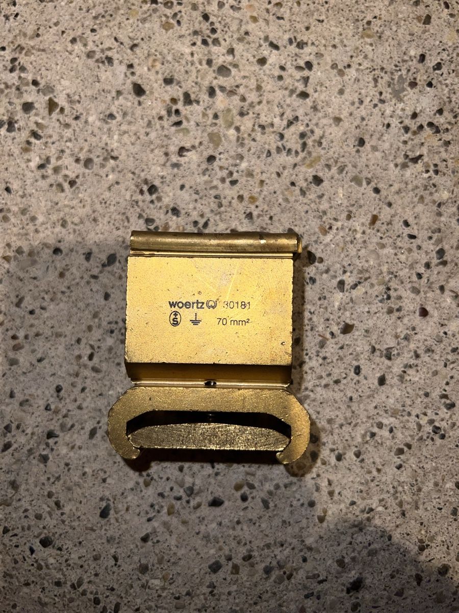 Elektronikbauteile: Woertz Erdungs Klemme 70mm2  – Gebraucht aus Winterthur von Fredy972