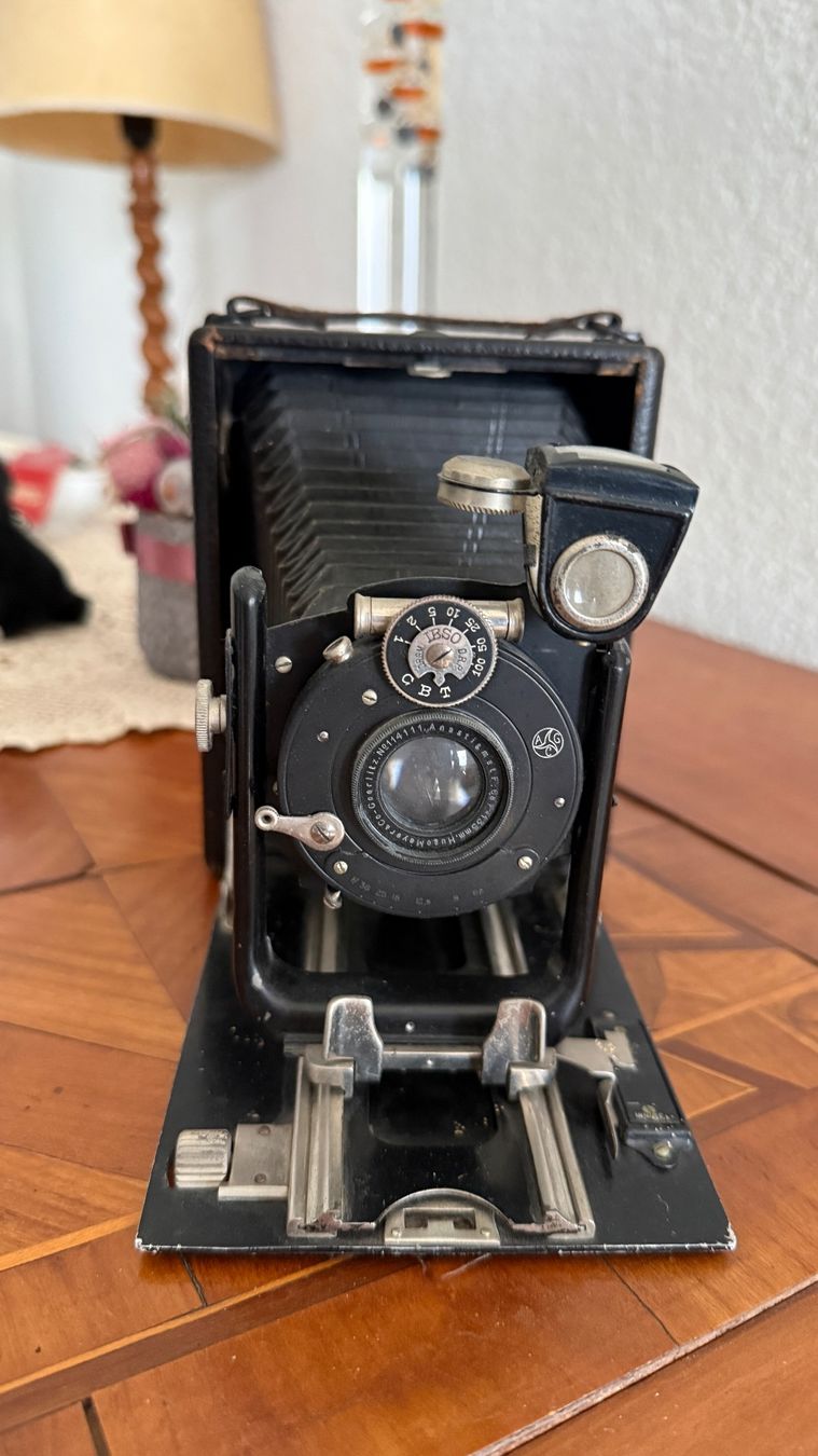 Fotocamera: Balgenkamera, antik, Hugo Meyer, Görlitz – Usato da Gersau venduto da Schoggifan1 3