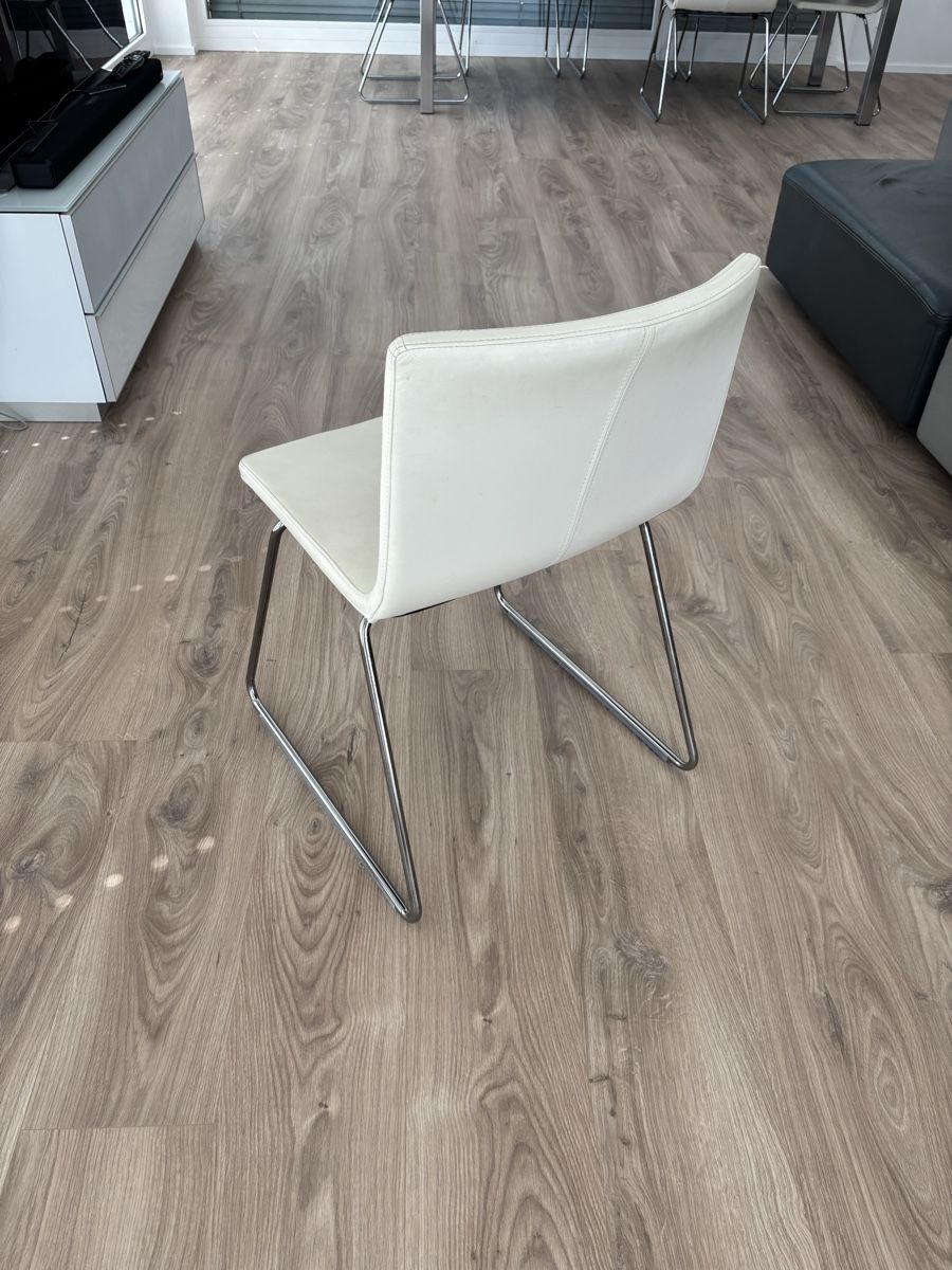 Ikea Sedie: 6 IKEA BERNHARD Lederstühle weiss/chrom – Usato da Freienwil venduto da stezis 2
