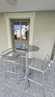 Bartisch mit 2 Barhockern – gebraucht