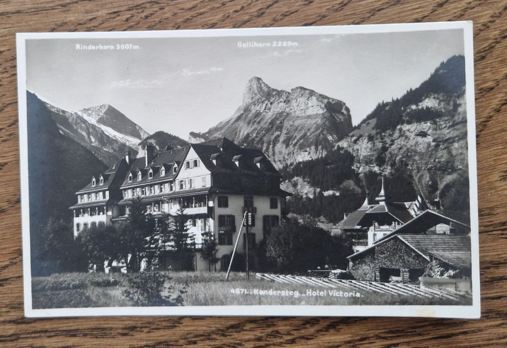 Cartoline postali: Hotel Victoria Kandersteg – Usato da Ebikon venduto da Donar50