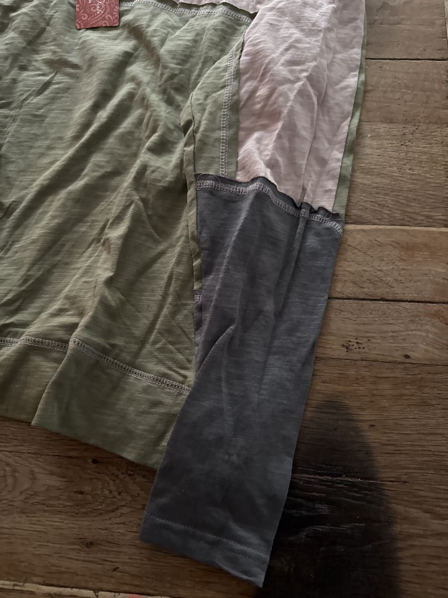 Maglioni & Felpe: Cooles,fabrikneues Sweatshirt Gr.L – Nuovo e nell'imballaggio originale da Visp venduto da Pastis 1