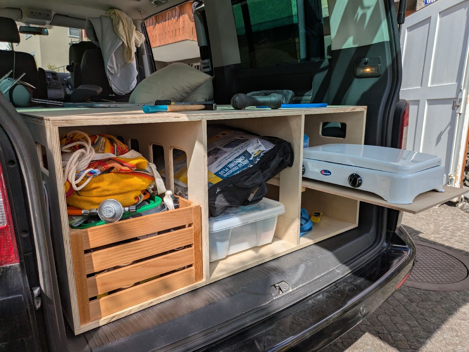 VW Autos: Vw multivan t5 mit Bett – Gebraucht aus Chur von masssimomonigatti