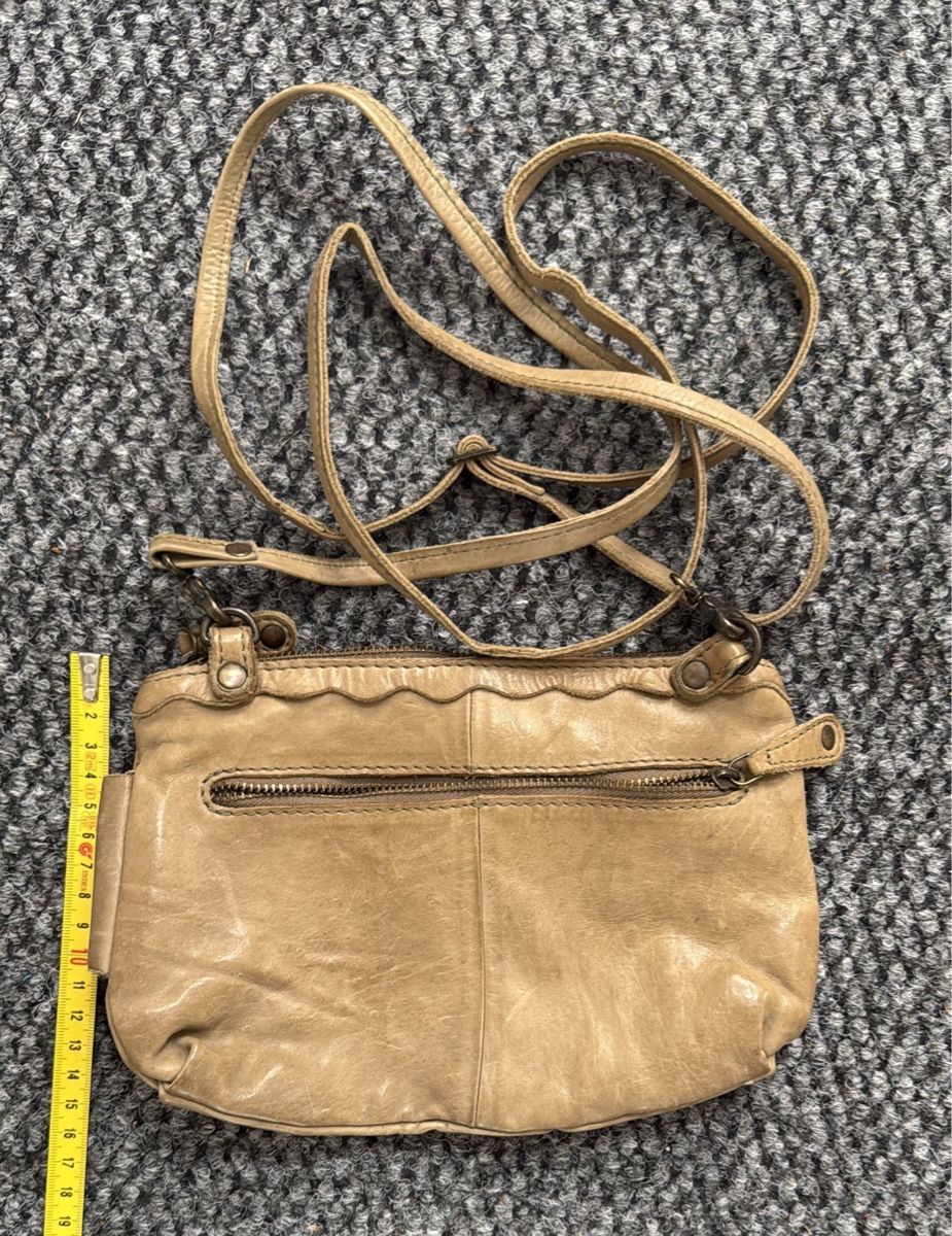 Aunts & Uncles Borse: Ledertasche Aunts and Uncles – Usato da Oppligen venduto da Merida007 1
