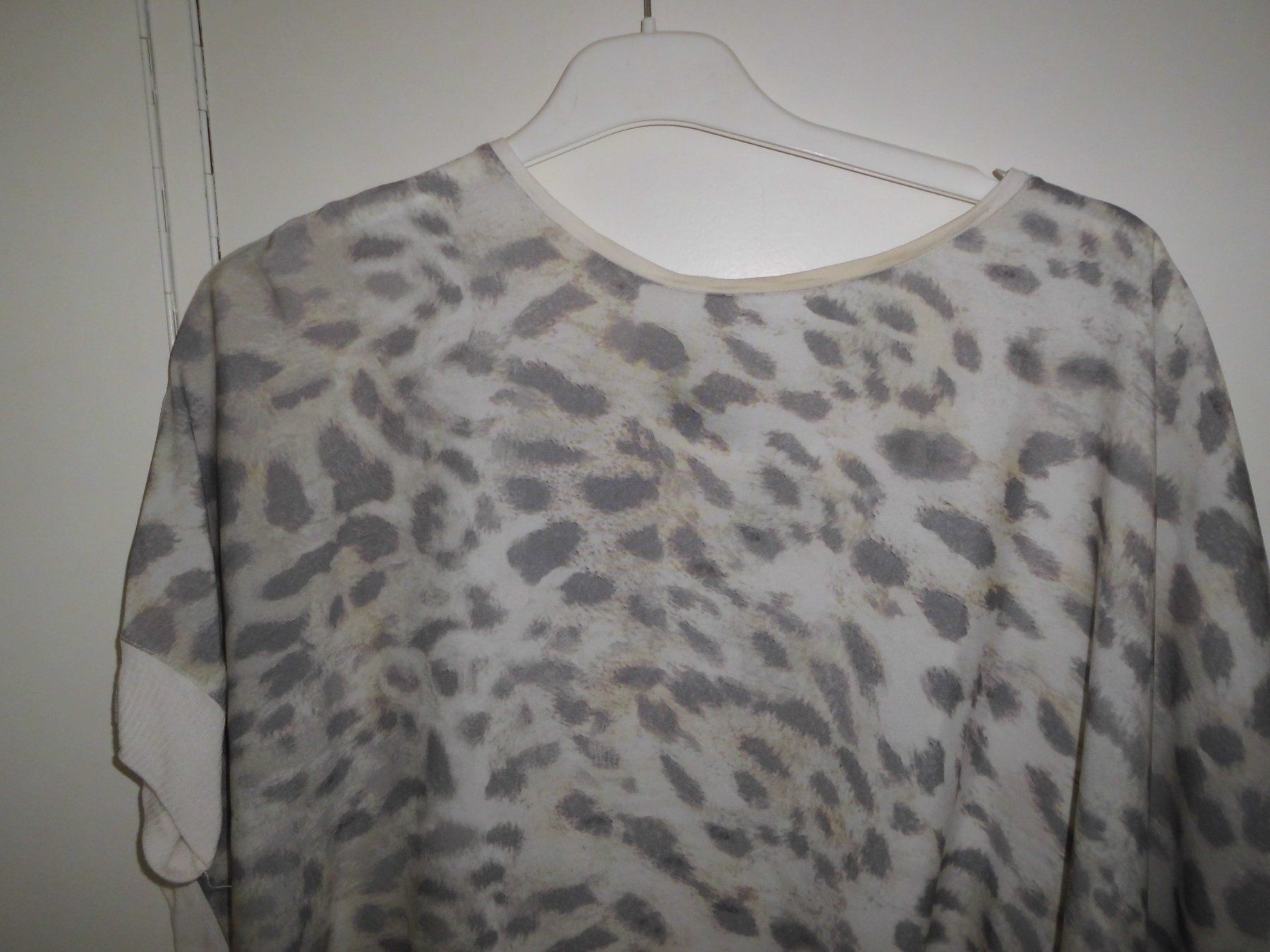 C&A T-shirt: T-shirt gris/blanc T. M – Usato da Marin-Epagnier venduto da Madja 1