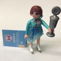 PLAYMOBIL FI?URES 70735 SERIE 22 girls 08 ICE SKATER