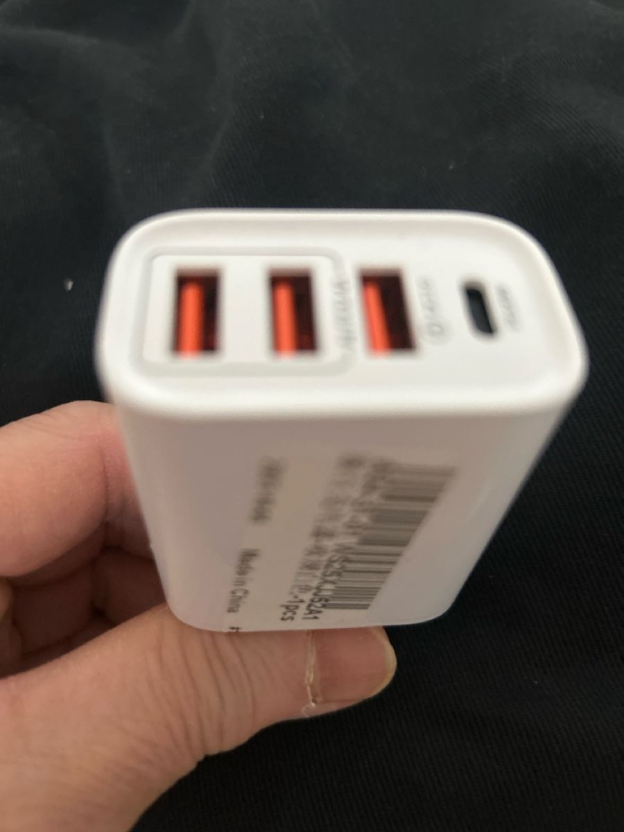 Caricabatterie: Ladegerät USB 3 – Usato da Dulliken venduto da Lindt.1845 1