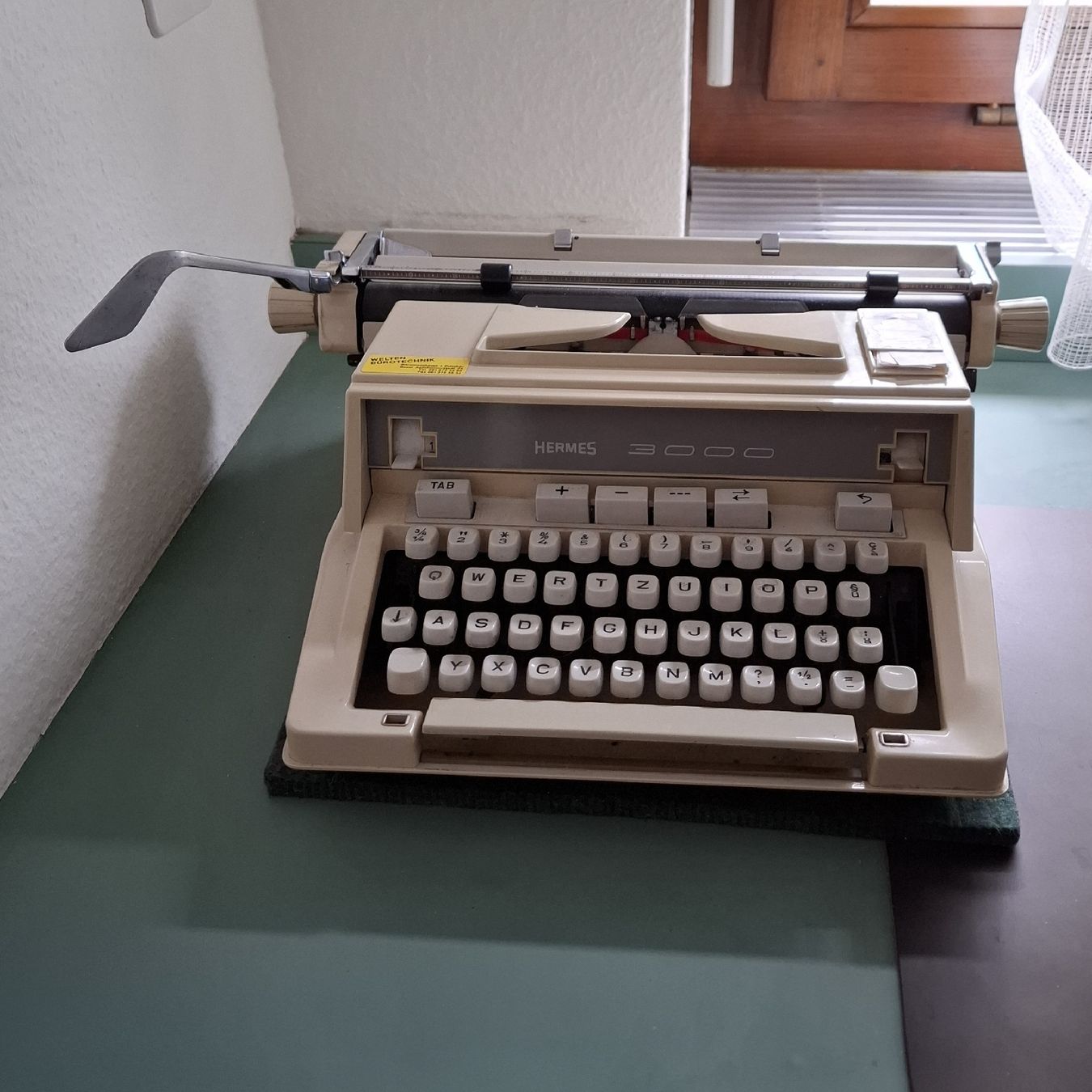 Hermès Macchine da scrivere: Schreibmaschine Hermes 3000 – Usato da Reinach BL venduto da Malin20 1