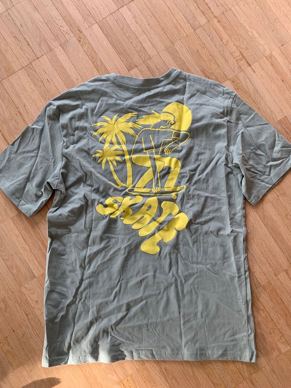 H&M T-shirt: Tshirt Skateboarder H&M 170cm – Nuovo e nell'imballaggio originale da Nyon venduto da Iamher 1