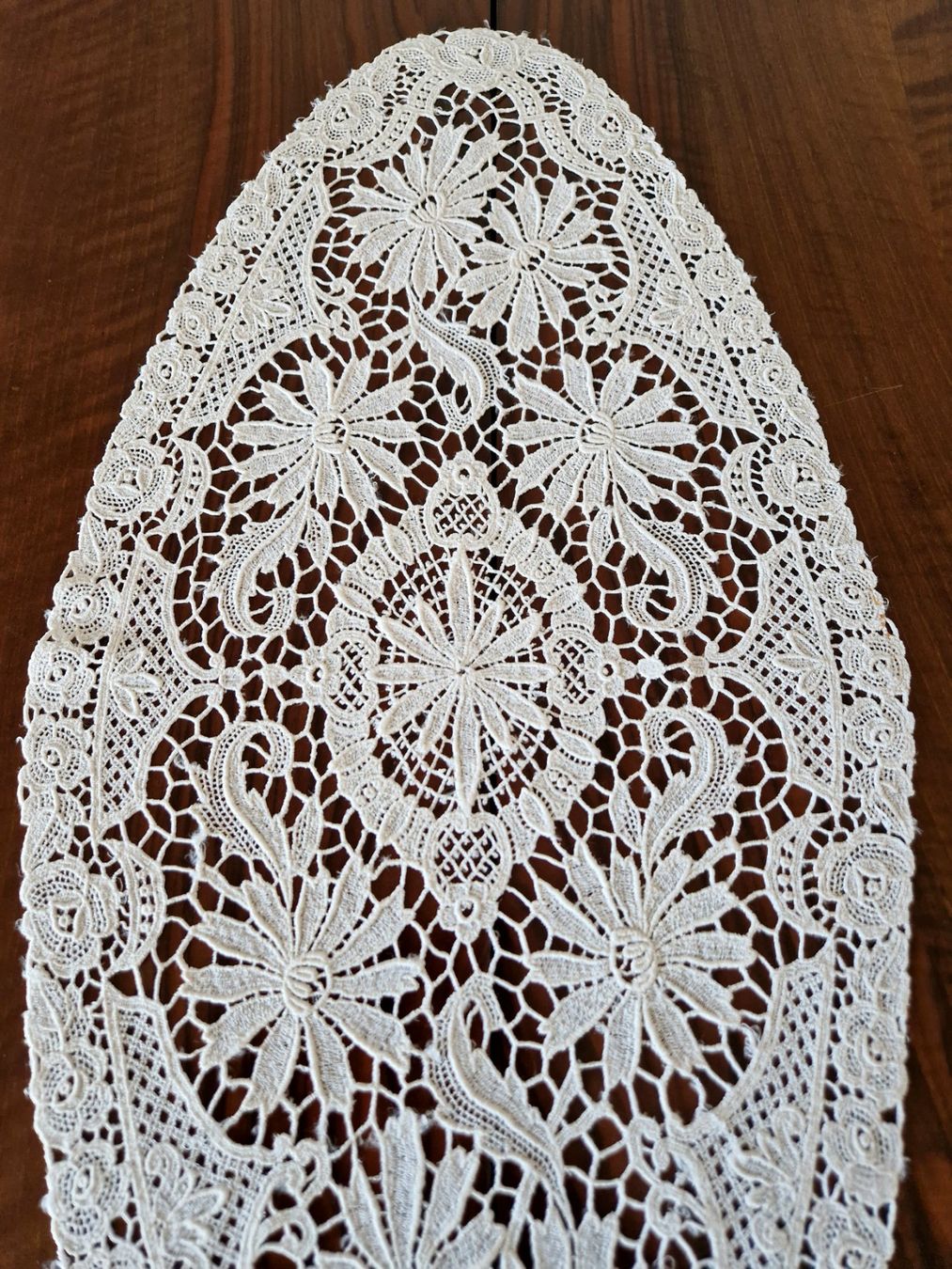 Altra biancheria da tavola: Plauener Spitze 60x30cm – Usato da Bern venduto da Antikbatik 2