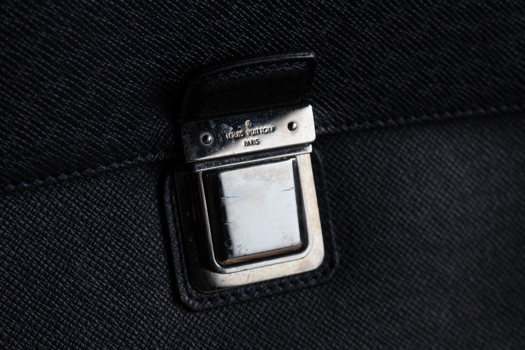 Louis Vuitton Taschen: LOUIS VUITTON Sac Vasili homme – Gebraucht aus Vandoeuvres von Dom-Tom 1