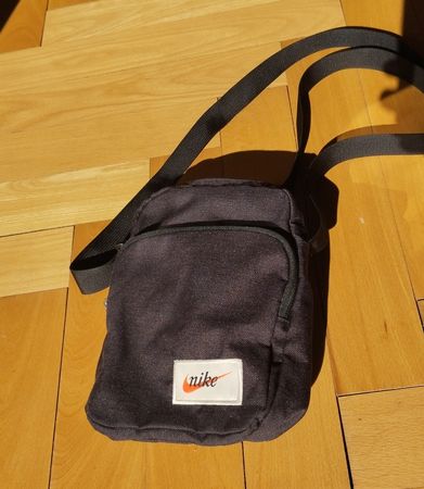 Nike Umhängetasche OG Retro Vintage schwarz