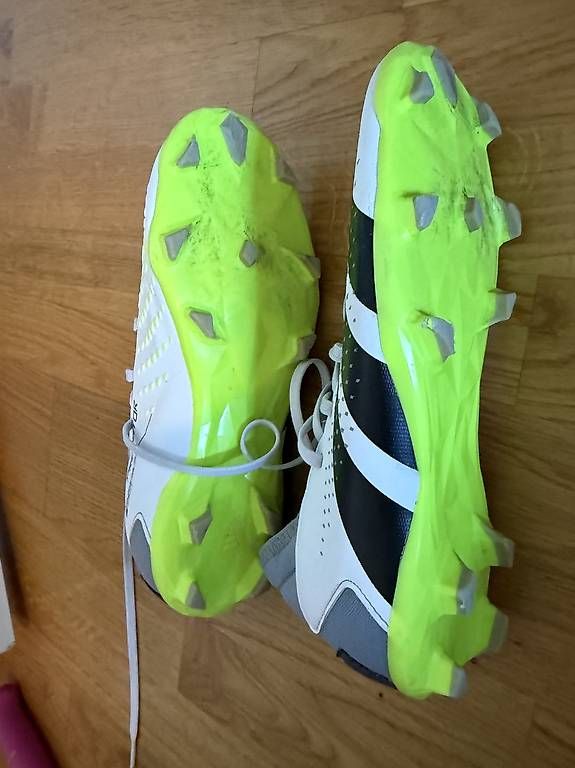 Chaussures garçon: Fussballschuhe 38.5 – D'occasion à Basel par momo.st 2