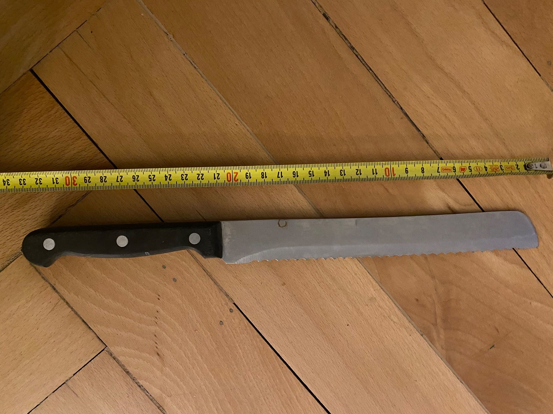Coltelli da cucina: Couteau à pain – Usato da Küssnacht am Rigi venduto da CALIFRASQUI 2
