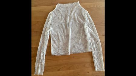 Weisses Netzstoff-Shirt Gr. S mit kleinem Defekt