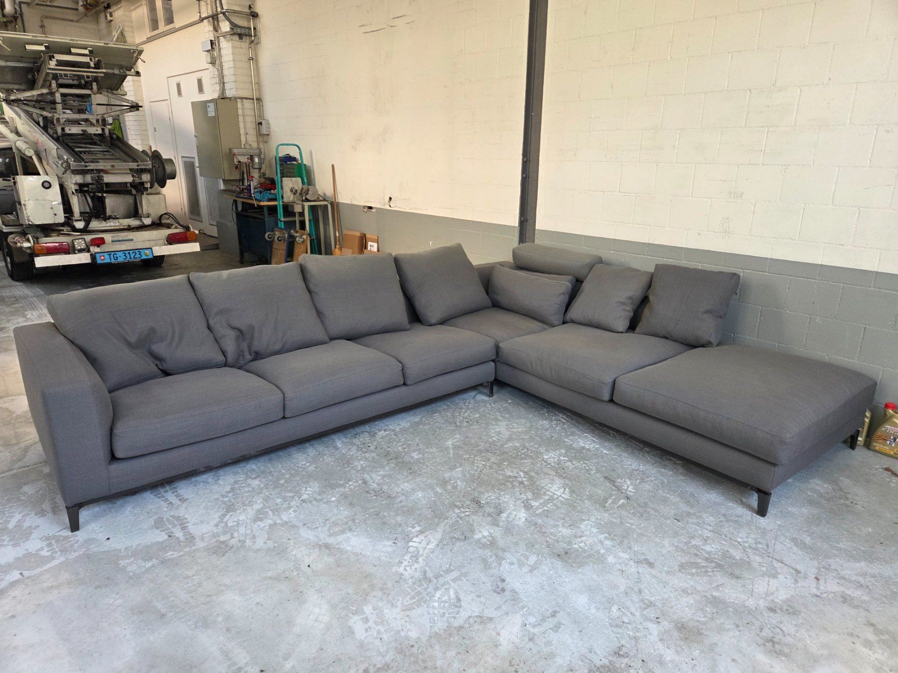 Minotti Sofas: Minotti Ecksofa 3.30mx2.65m – Gebraucht aus Flawil von conery82 2
