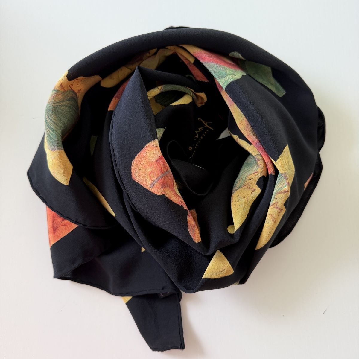 Fabric Frontline Foulards & écharpes: FABRIC FRONTLINE Vintage Silk Scarf – Neuf (Voir description) à Freienbach par Avviivva_Shop 4