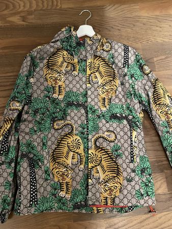Gucci Jacke mit Tigerprint, Grösse 50, Top Zustand!