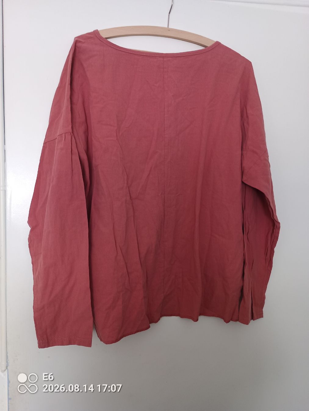 Pullover & Sweatshirts: Langarmshirt mit Schmetterlingen – Gebraucht aus Zürich von Mitzi6 1