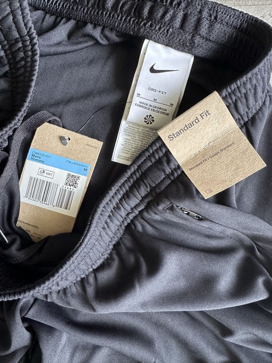 Nike Hosen: Nike Trainerhose neu Gr M – Neu (gemäss Beschreibung) aus Sierre von Tracy83 2