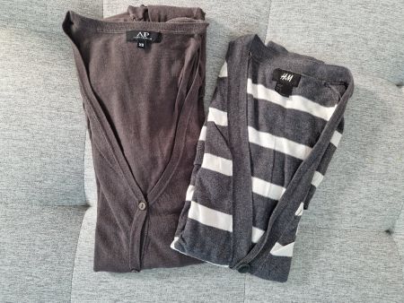 2 Damen Strickjacken, Cardigans