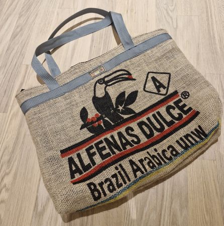 Sac de plage artisanal en toile de jute recyclée – Upcycling