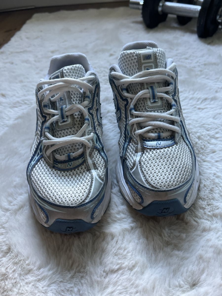 New Balance Scarpe da uomo: New balance 740 blanche et turquoise  – Usato da Vauffelin venduto da lia_957c 2