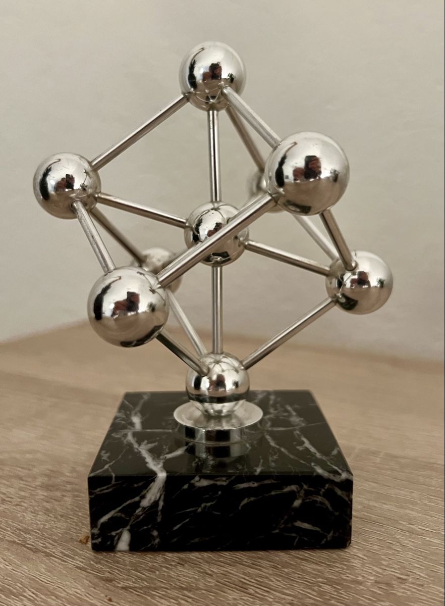 Skulpturen & Statuen: Atomium Skulptur auf Marmorsockel Brüssel – Gebraucht aus Hunzenschwil von Madachica 3