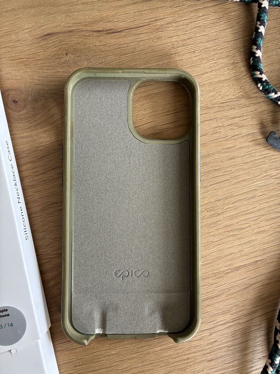 Apple Cover & Protezioni schermo: Handycase Silikon Necklace Case iPhone 13/14  – Usato da Wolfwil venduto da NewGirl 7