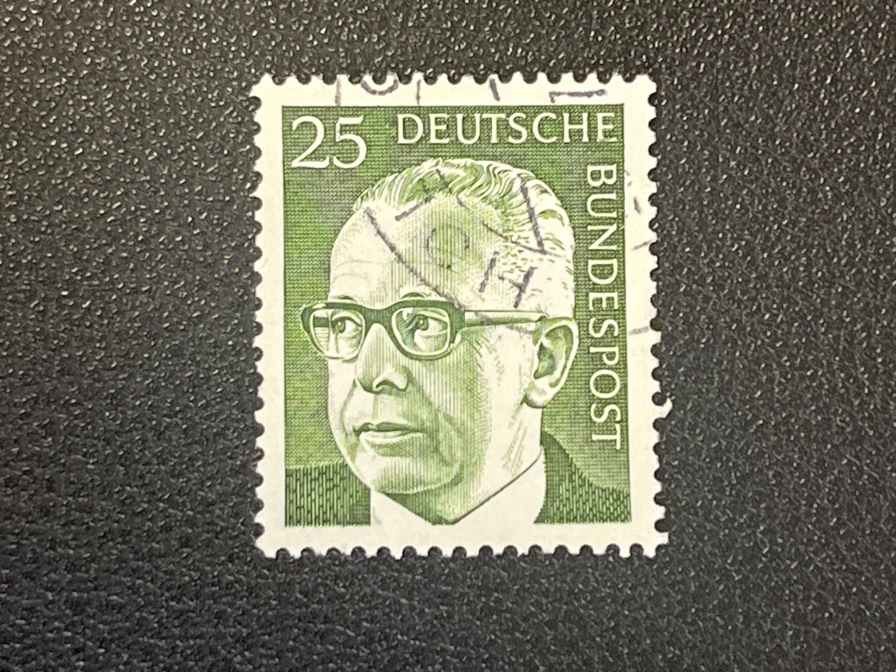 Tutti i francobolli: Deutschland Briefmarke – Usato da Chiasso venduto da AzenYa