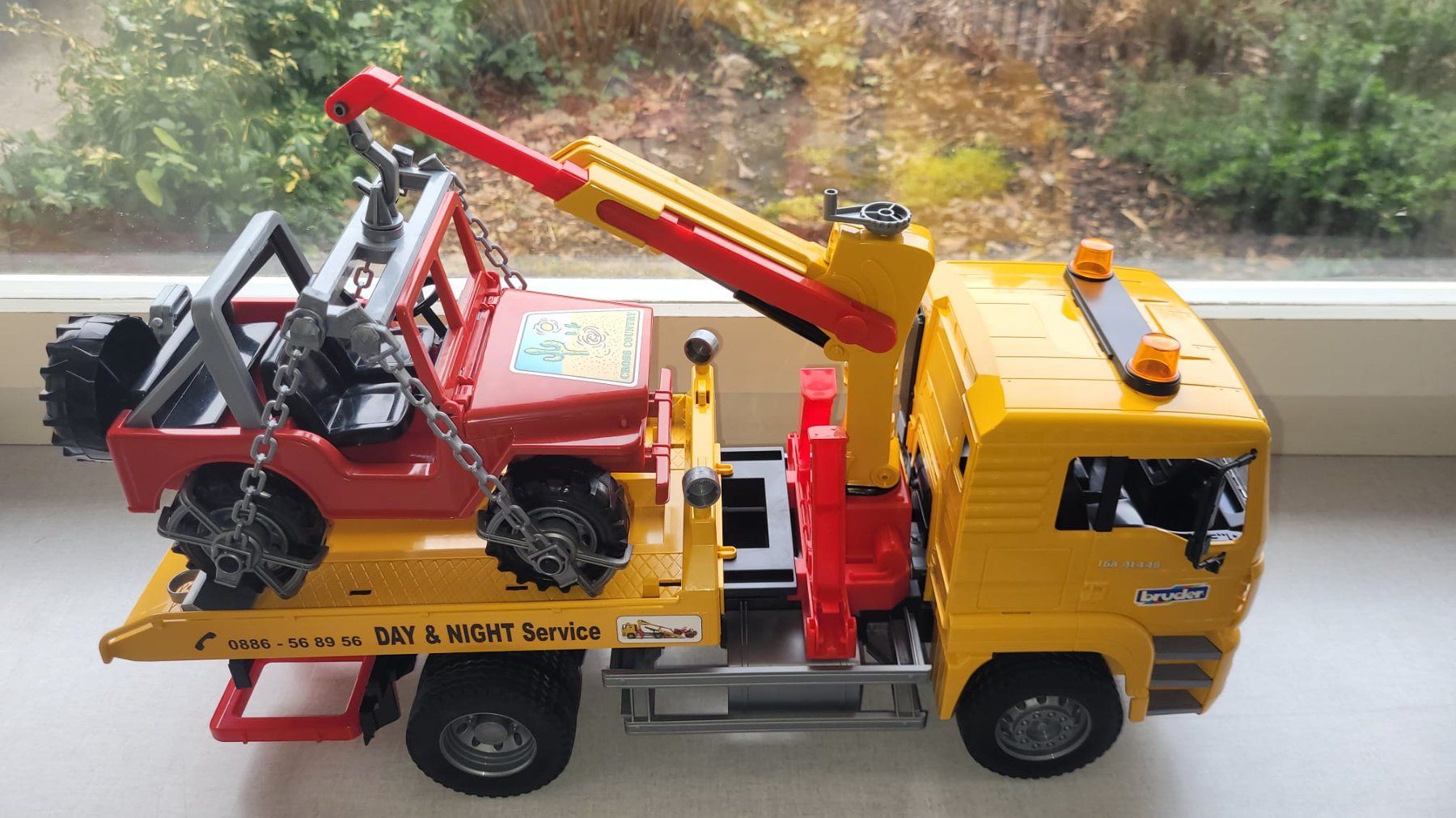 Bruder Giocattoli: Bruder MAN Abschleppwagen mit Jeep, NEU – Nuovo (secondo la descrizione) da Kollbrunn venduto da proxes 4