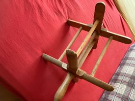 antike Seilrolle aus Holz , ohne Seil