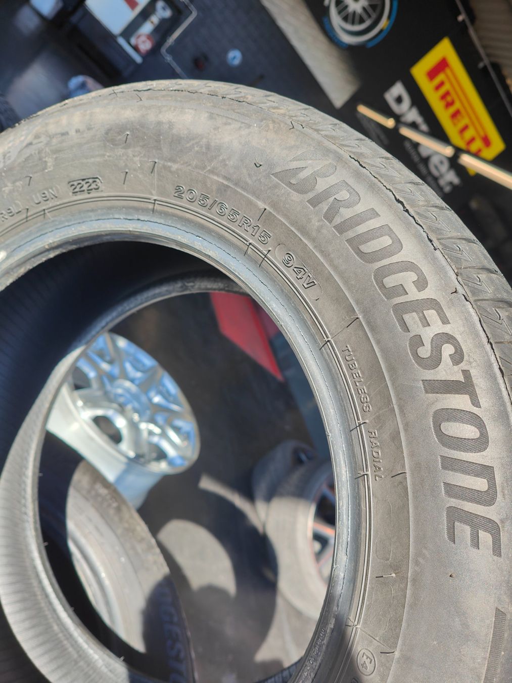 Bridgestone Pneus & Roues: 205/65 R15 Sommerreifen – D'occasion à Oberengstringen par Reifen-Lagerverkauf 2