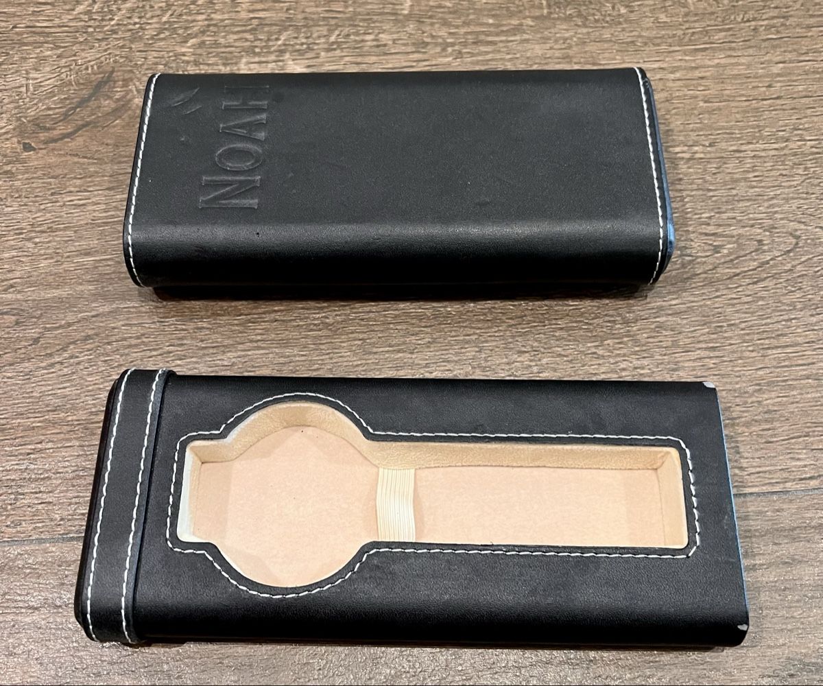 Scatole porta orologi: New Leather Watch Storage Box – Nuovo (secondo la descrizione) da Au ZH venduto da k984942