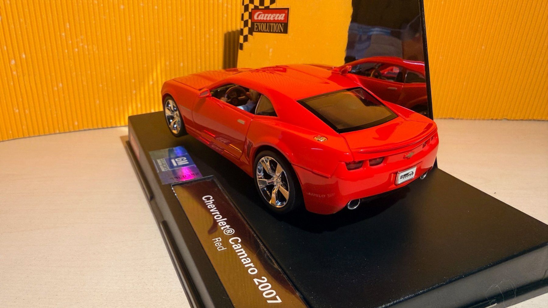 Carrera Piste: Chevrolet Camaro 2007  Streetversion «RED» Evolution - NEU – Nuovo e nell'imballaggio originale da Uzwil venduto da Hanst 3