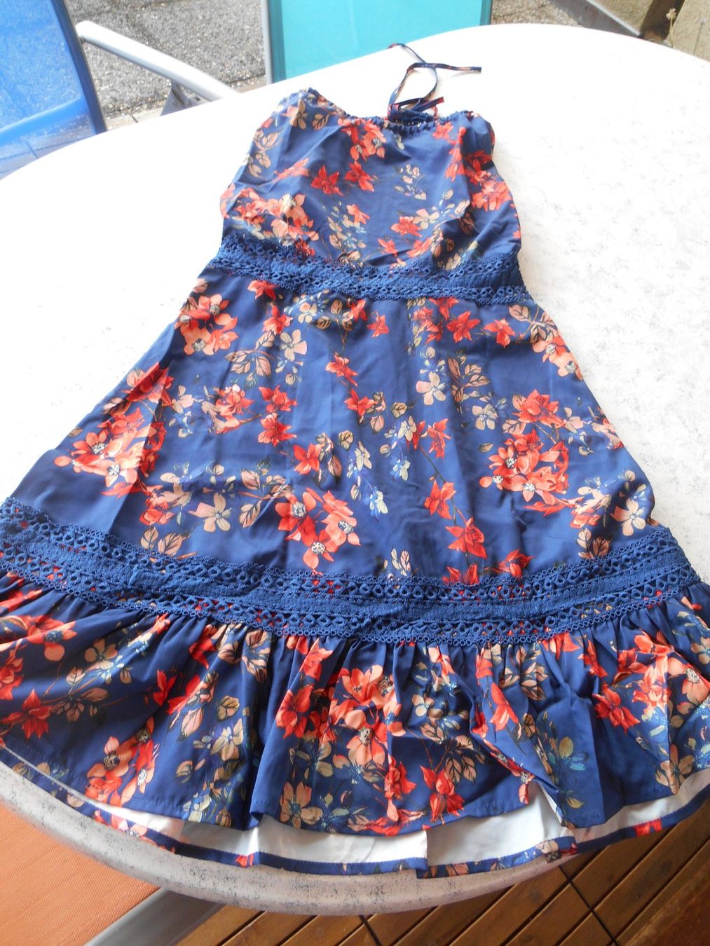 Robes: Robe – Neuf (Voir description) à La Sarraz par Mbeatles