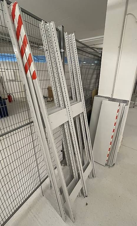 Scaffali: Lagerregal, Regale aus Metall – Usato da Basel venduto da guldblomst
