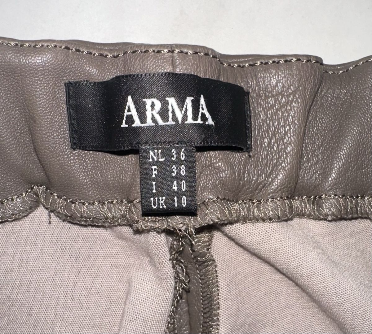 Pantaloni: ARMA LEDERHOSE GR. 36 – Usato da Unteraegeri venduto da MH203 8