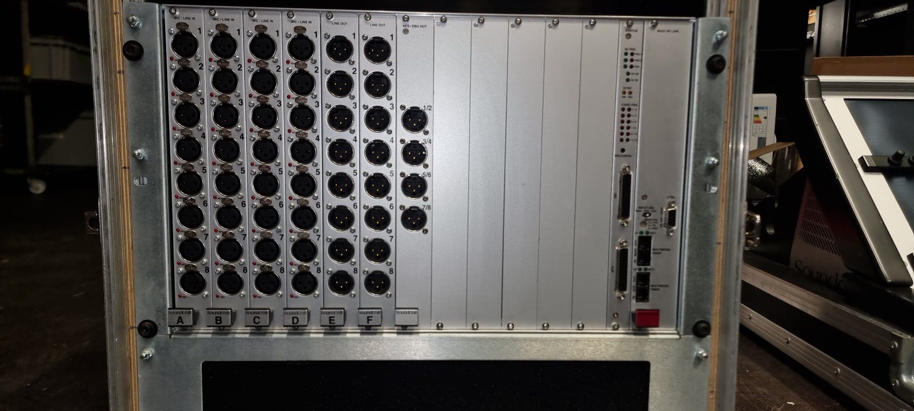 Soundcraft Console di mixaggio: Pack Soundcraft VI1 + Stagerack + Câblage – Usato da Courfaivre venduto da Moltazard 2