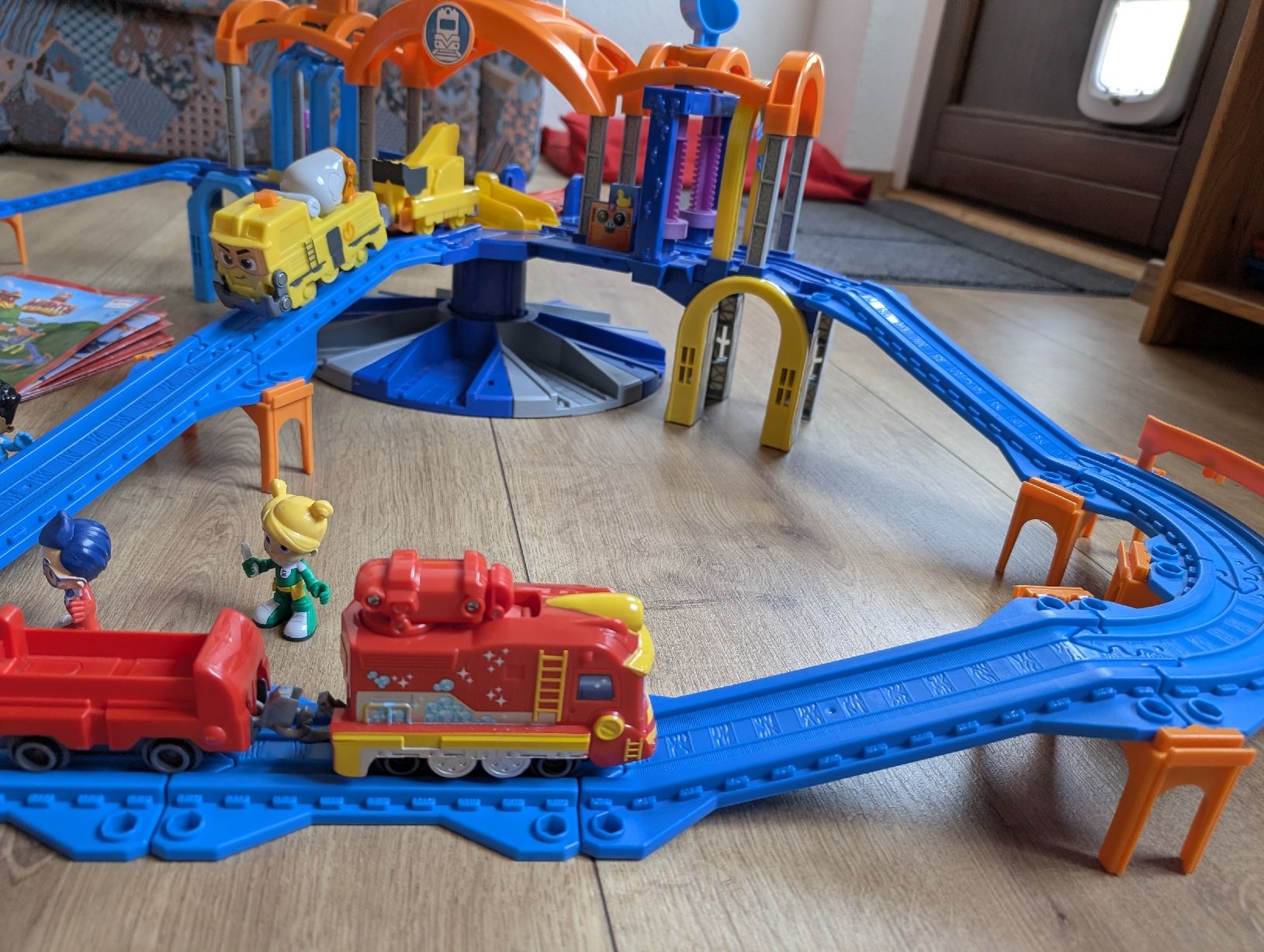 Giocattoli: Mighty Express Mission Station playset – Usato da Colombier NE venduto da Hanslepire 2