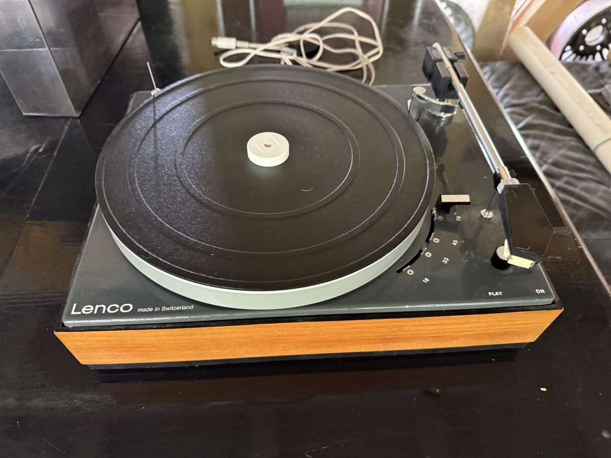 Lenco Giradischi: Lenco Plattenspieler Vintage – Usato da Schwellbrunn venduto da RGrueninger
