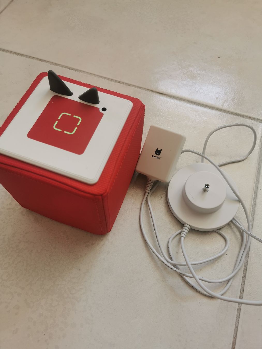 Tonies Giocattoli: Rote Toniebox mit neuem Akku – Usato da Brunnen venduto da JJaime 1