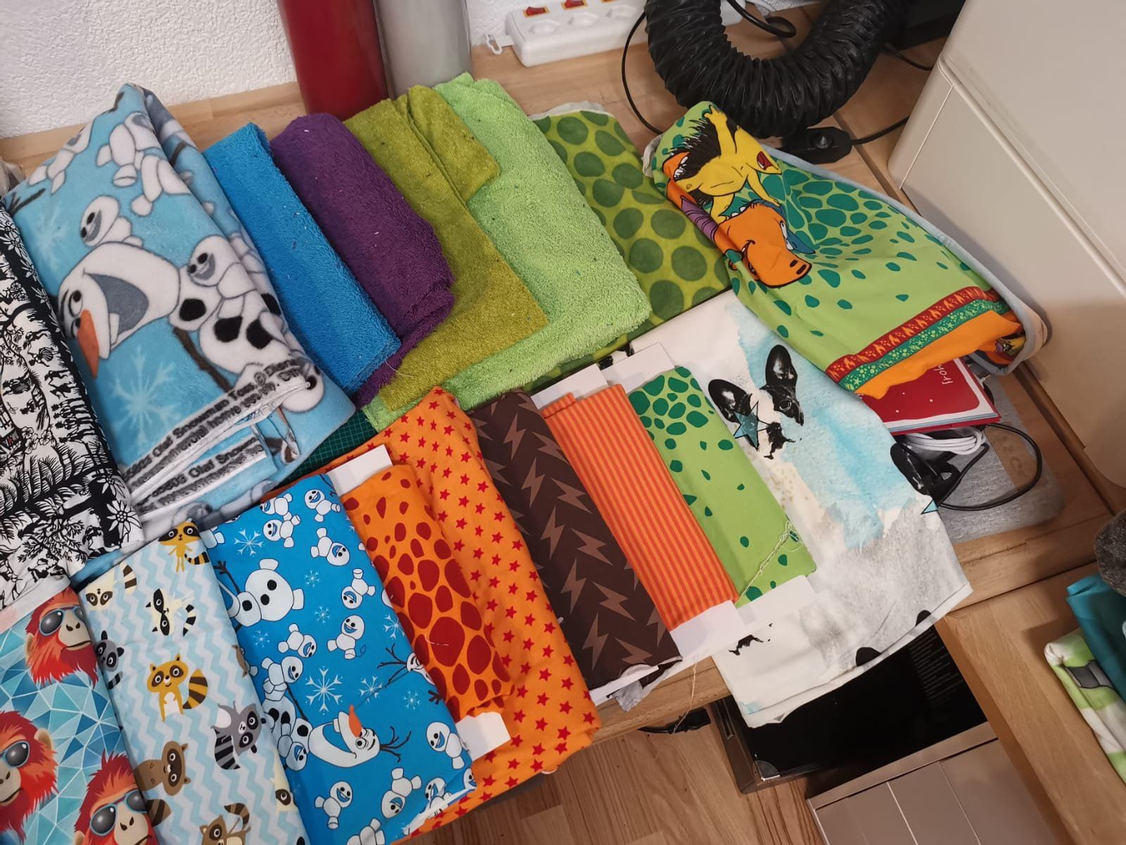 Tessuti: Grosses Stoffpaket – Nuovo (secondo la descrizione) da Kaltbrunn venduto da Chantal2 4