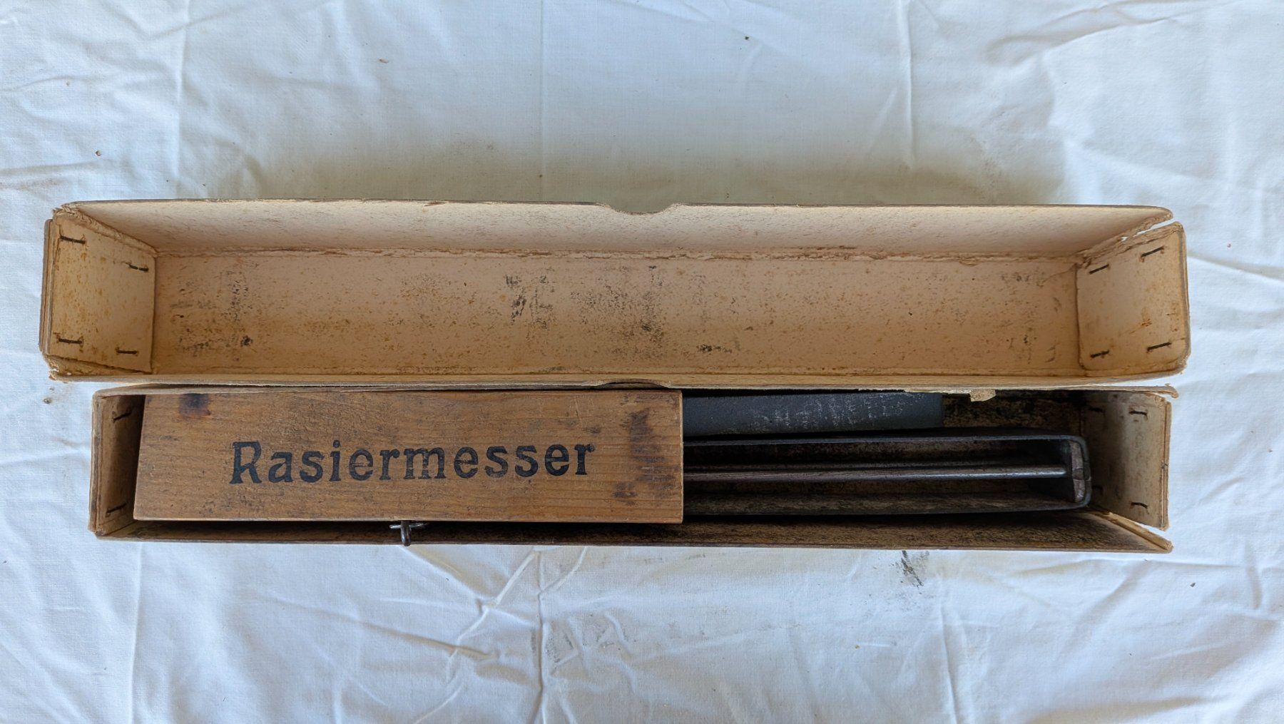 Rasoirs & Lames de rasage: Antikes Rasiermesser Set mit Schleifstein und OVP Hellberg – D'occasion à Thun par Mirweb 2