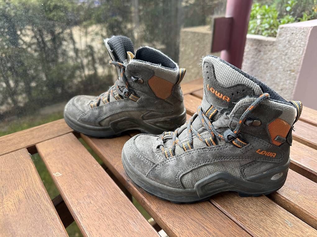 Chaussures garçon: Chaussures de marche Lowa  – D'occasion à La Tour-de-Peilz par laurent1979